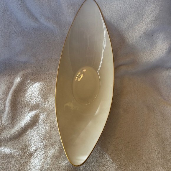 Lenox Fine China Ivory with Gold Rim Oval Serving Bowl - Picture 3 of 5